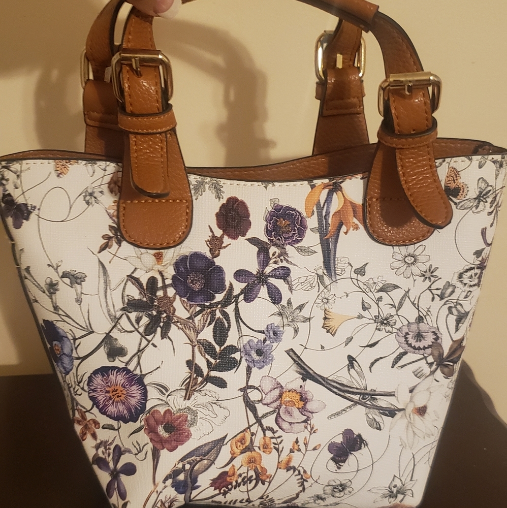 Floral handbag with insert